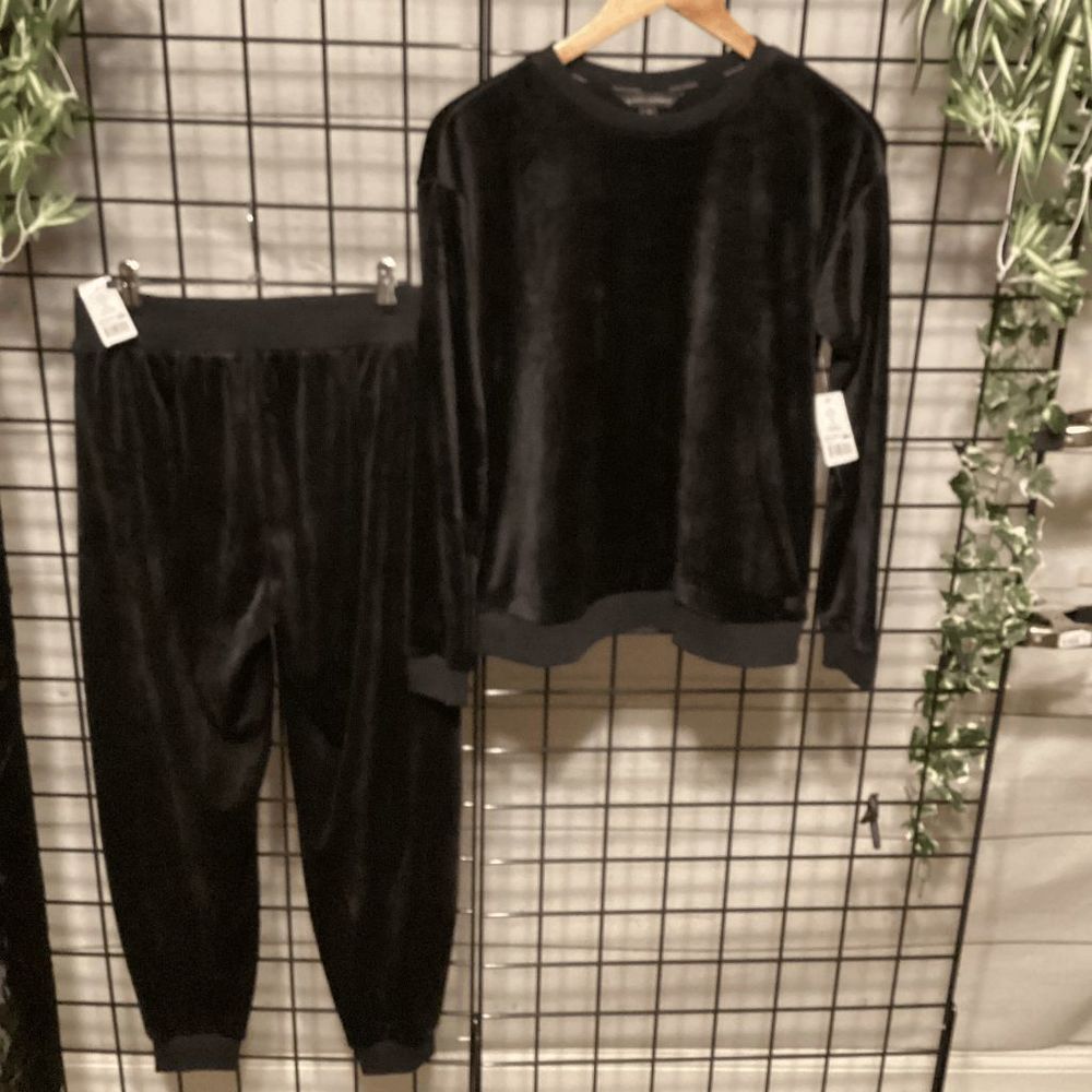 Black Velour Set B231